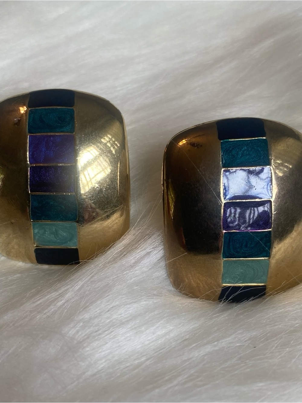 🍀VTG Deja Gold Tone Clip On Earrings with Teal and Purple Inlay